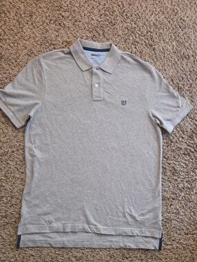 Chaps Light Gray Men's Polo Shirt with Subtle Crest
